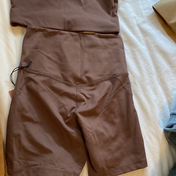 Girlfriend collective set NWT - Picture 5 of 9